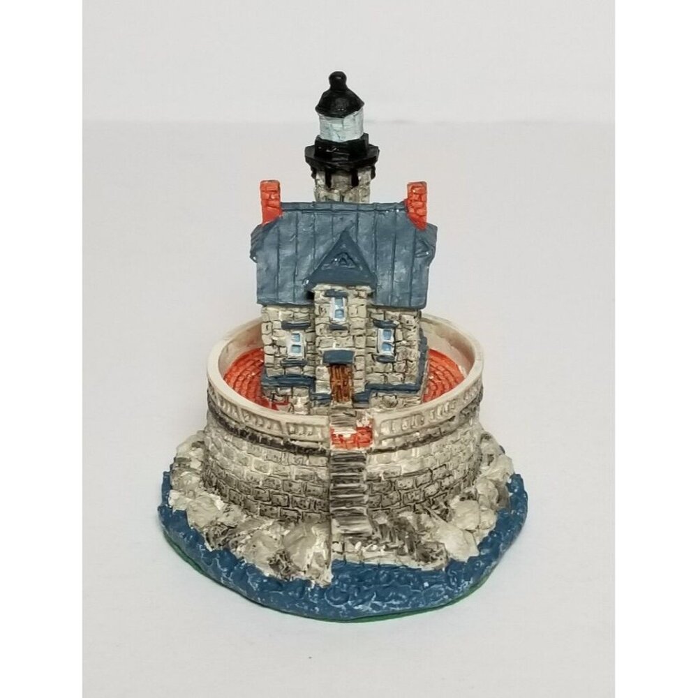 RACE ROCK NEW YORK LIGHTHOUSE 2.5 INCHES TALL NEW IN BOX # 3015